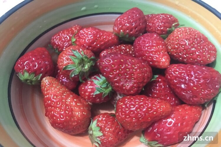 怎样洗草莓才能把草莓洗干净