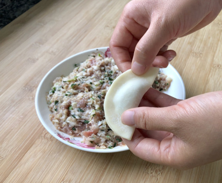 饺子的包法（最实用的三种饺子的包法）