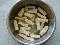 怎么泡腐竹又软又好吃(腐竹要泡多久)