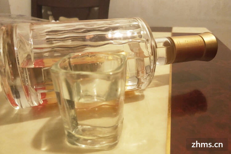 一公升白酒等于多少斤酒(白酒可以放多少年还可以喝)