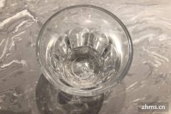 没喝完的白酒怎么扔(没喝完的白酒怎么带外地去)