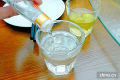 白酒是窖藏还是窖藏(白酒是窖藏还是酿造)