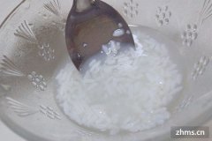 糯米酒属于黄酒还是白酒(糯米酒和黄酒味道的差别)