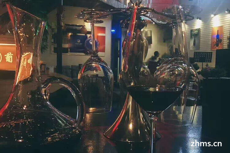 干红葡萄酒不能和什么一起吃(干红葡萄酒不好喝怎么办)