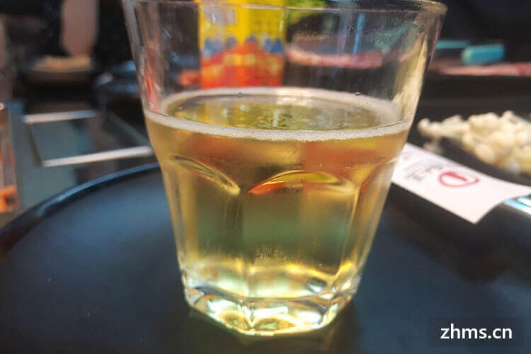 啤酒没有起子怎么开(啤酒没有起子怎么起)