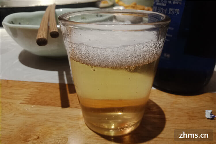 啤酒没喝完还能喝吗(啤酒没喝完怎么快速醒酒)