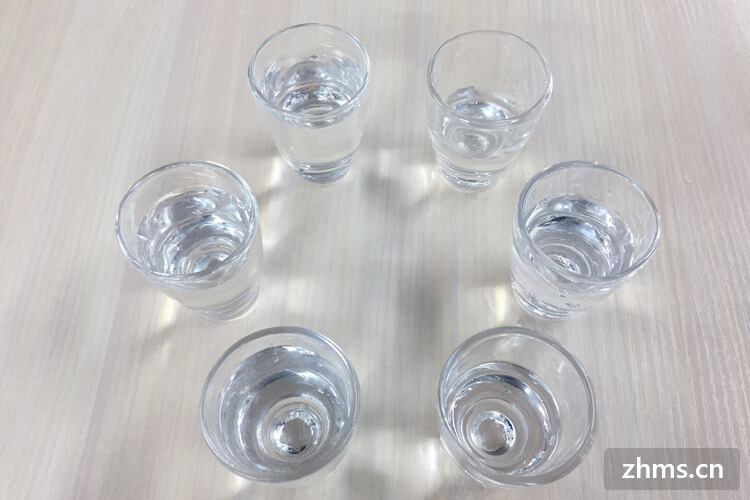 正常人一天喝多少酒合适(白酒有营养吗)