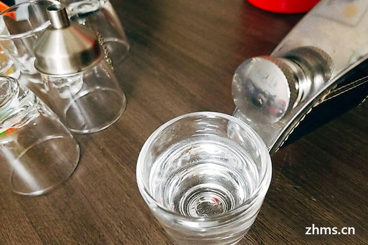 散酒纯粮食酒是真的吗(百老泉散酒是纯粮酒吗)